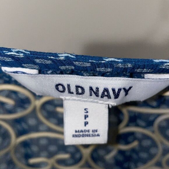 Womans Old Navy Top Size S P P Blue Print 100% Polyester - Picture 3 of 4